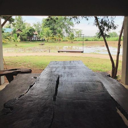 Resort Railumpoo Nakhon Sawan Exterior photo