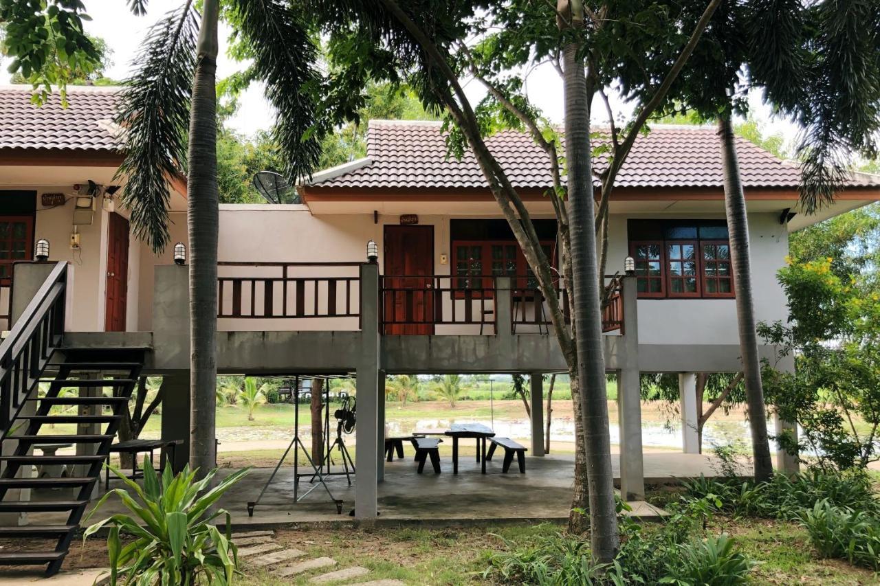 Resort Railumpoo Nakhon Sawan Exterior photo