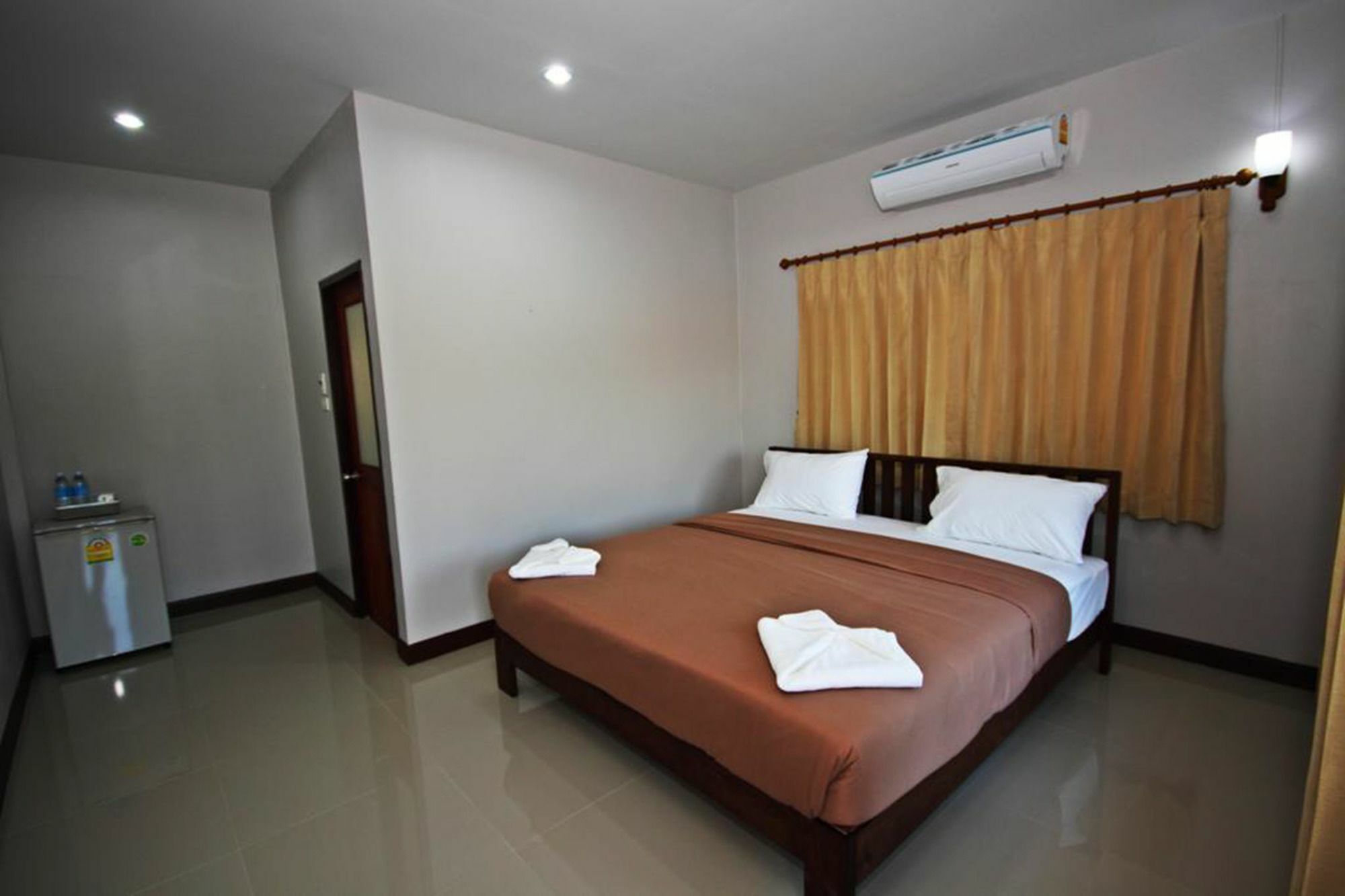 Resort Railumpoo Nakhon Sawan Exterior photo