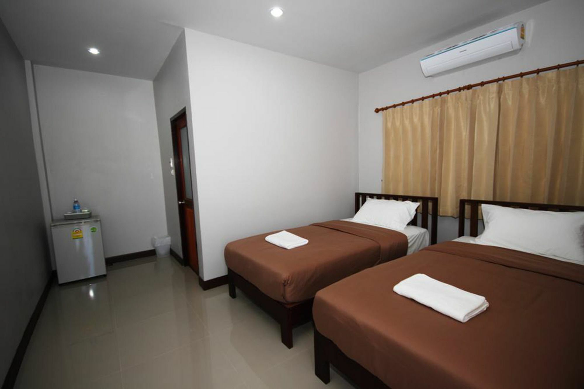 Resort Railumpoo Nakhon Sawan Exterior photo