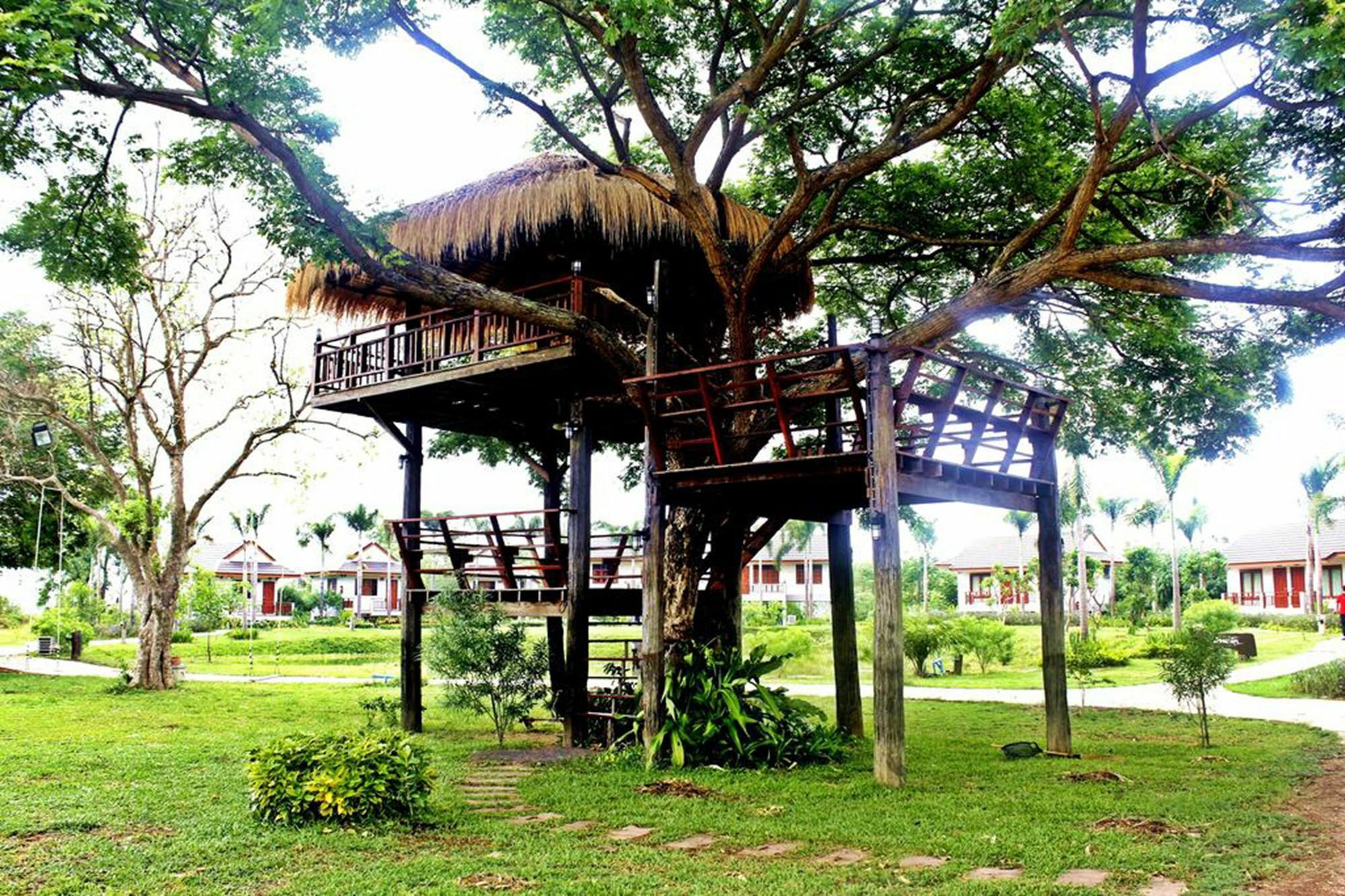 Resort Railumpoo Nakhon Sawan Exterior photo